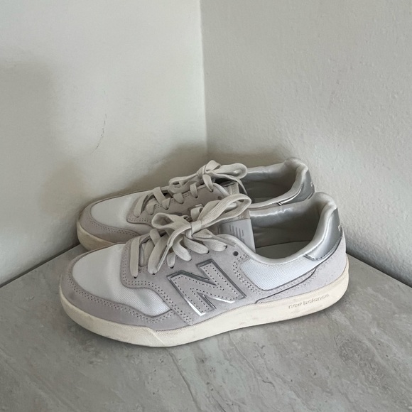 New Balance 300 Sneaker - Picture 3 of 8